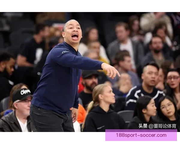 泰伦-卢承诺继续执教快船 将全力保障邓恩合同权益