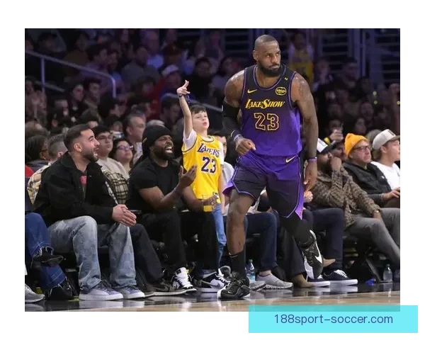 詹姆斯缔造两大历史第一 亚历山大成为近40年首位新纪录保持者