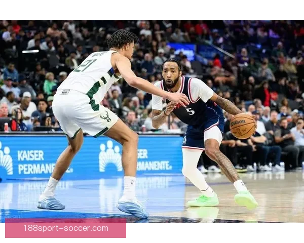 快船一度领先46分大胜雄鹿 小卡单场得分突破20+升队史第4位